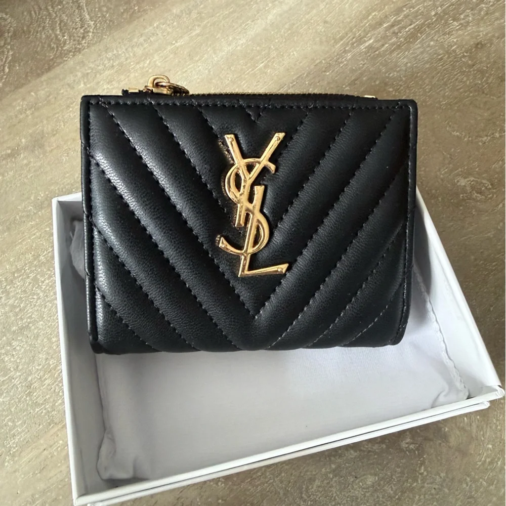 Wallet - Picture 1 of 4